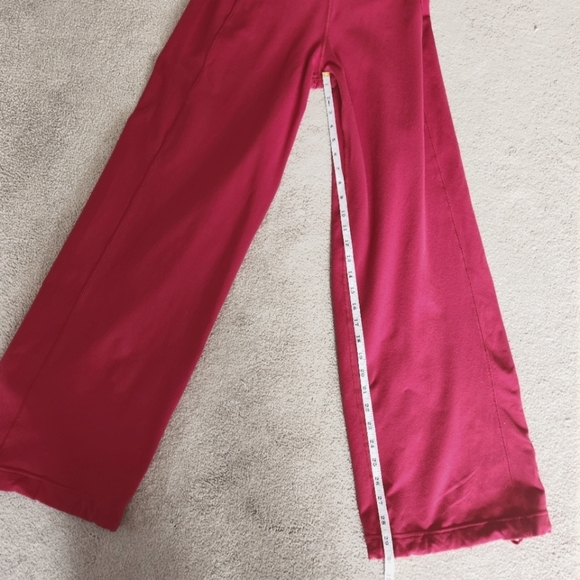 Lululemon Stillness Red Pants Wide Baggy Joggers Sweats Roll Down Waist Size 8 - Picture 11 of 16
